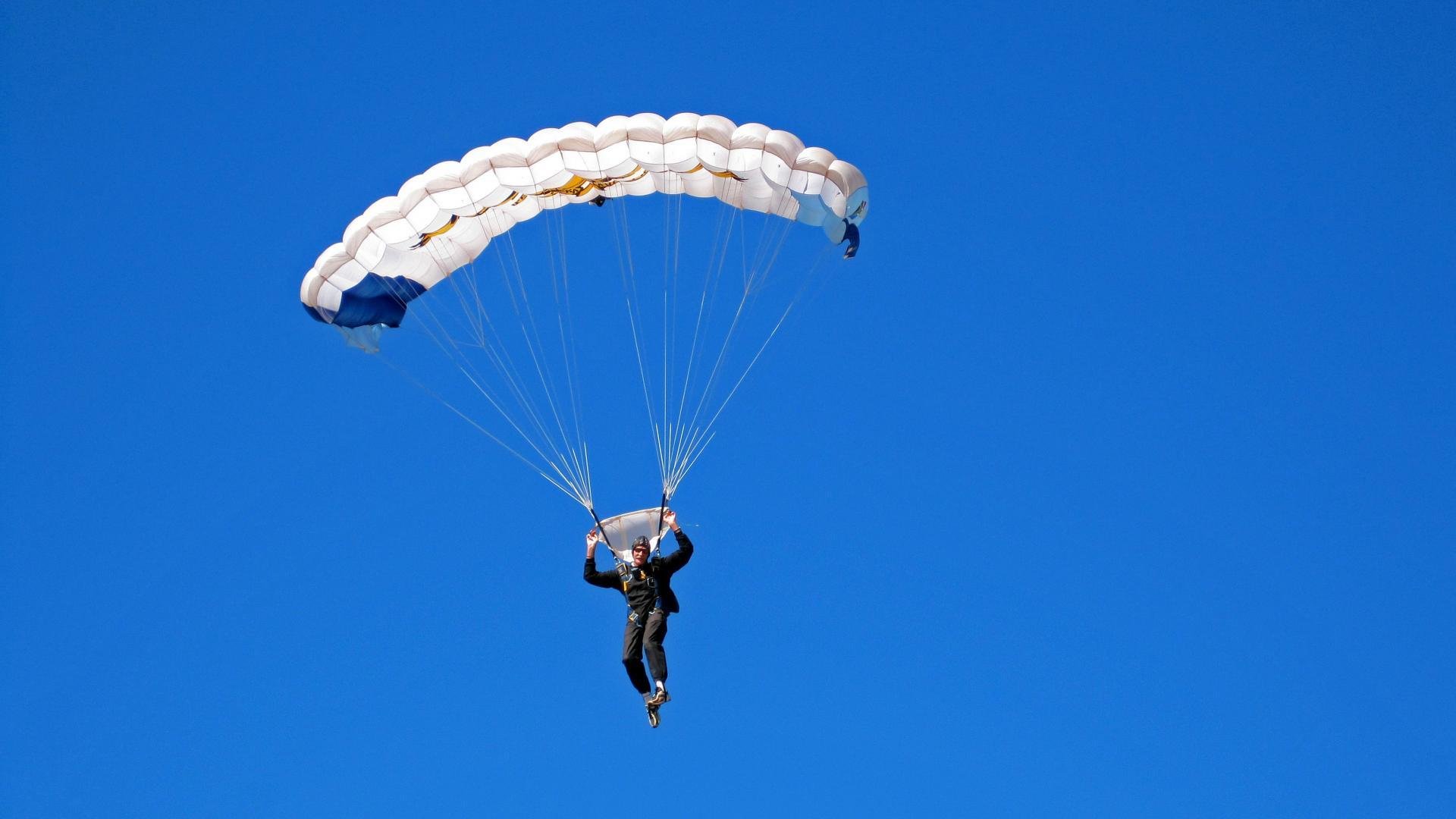 特斯·冯·迪克：南非羚羊队中场的技术大师，推动进攻节奏